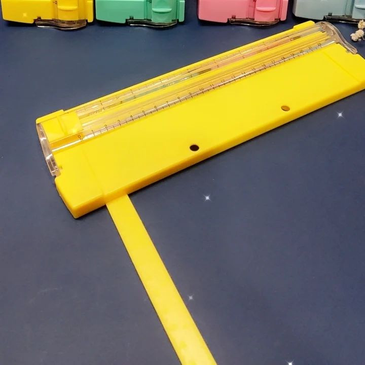 کاتر خط کش