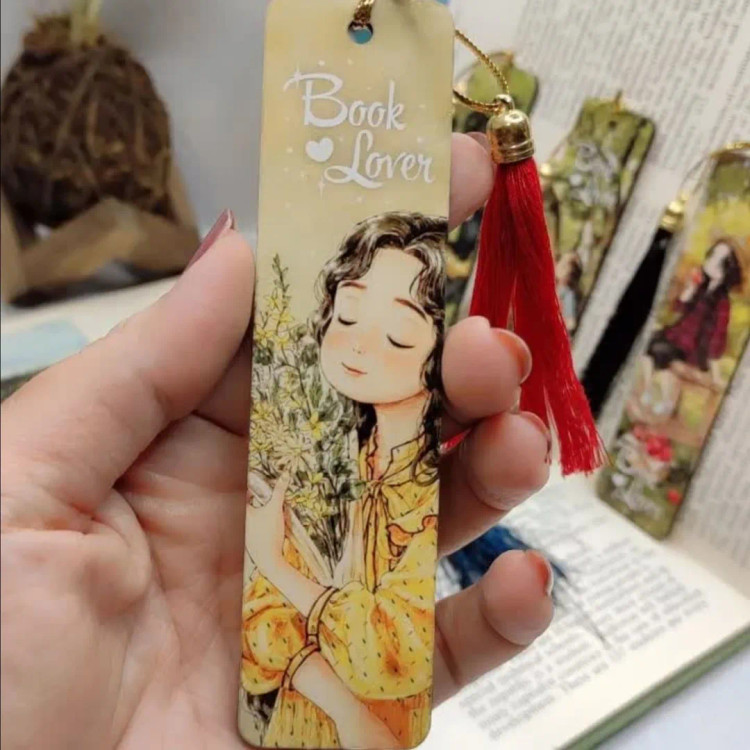 بوک مارک چوبی منگوله دار